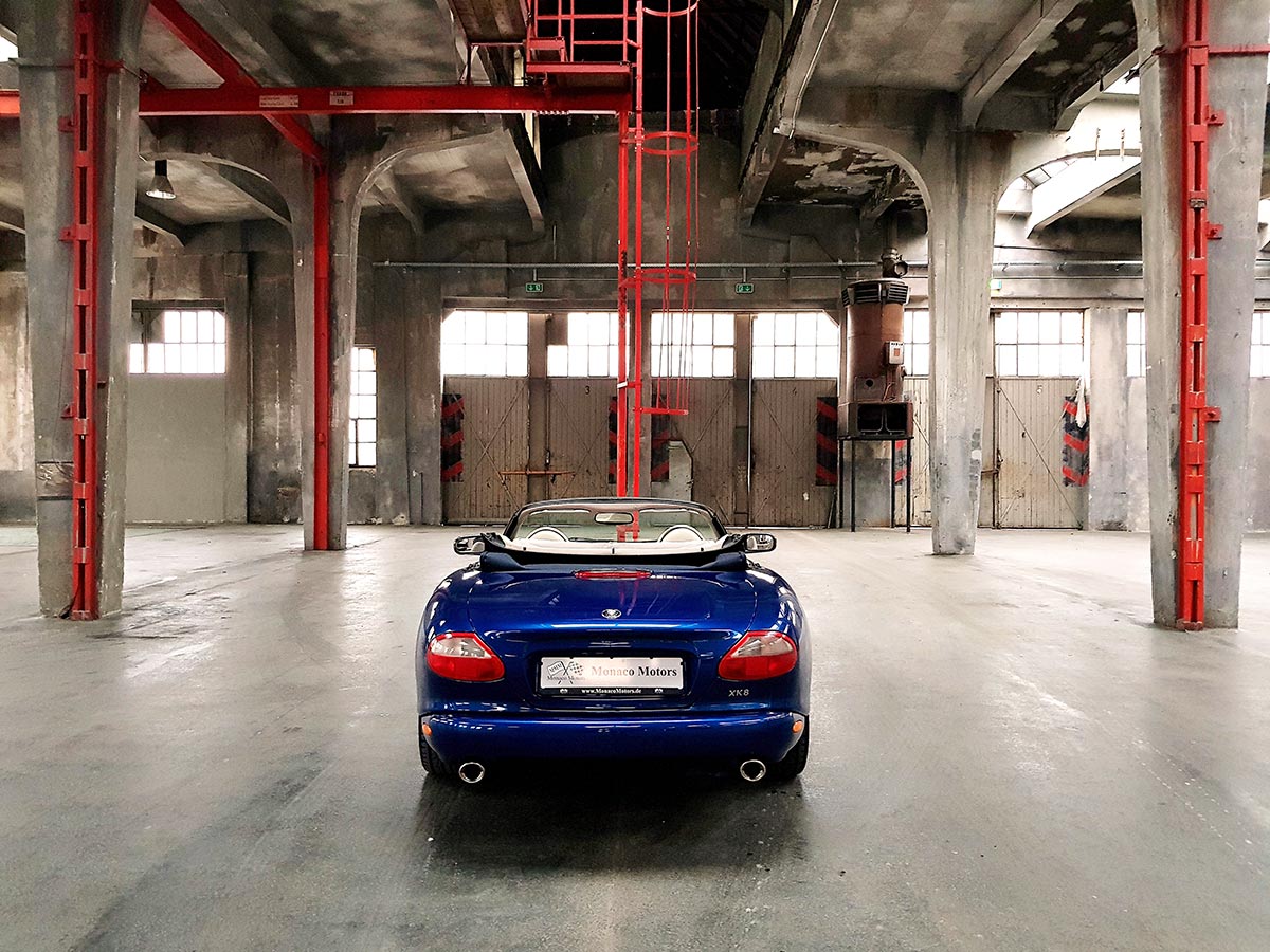 Monaco Motors München - Jaguar XK8 - königsblau